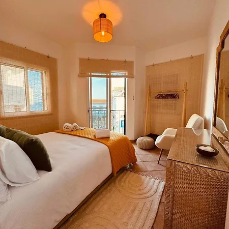 Cosy 3 Bed Old Town 알부페이라