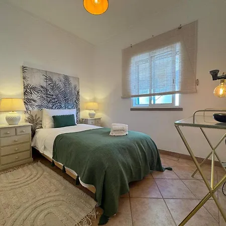 Cosy 3 Bed Old Town Apartament Albufeira