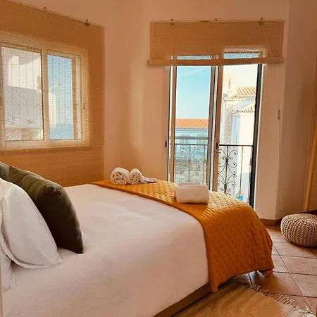 Cosy 3 Bed Old Town Apartament Albufeira