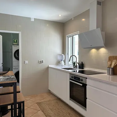 Cosy 3 Bed Old Town Διαμέρισμα Αλμπουφέιρα
